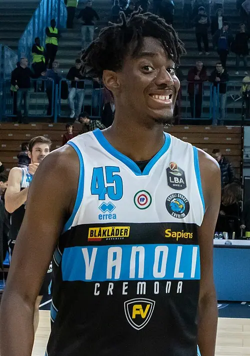 Nicola Akele